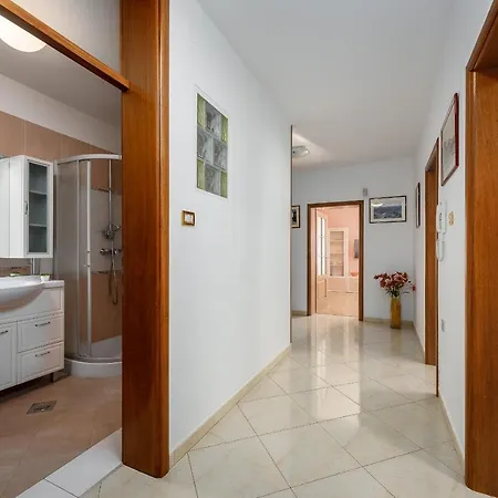 Apartament Gulic